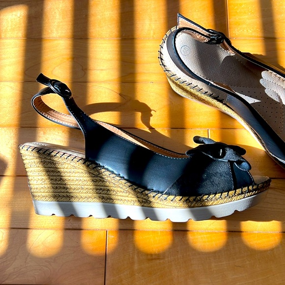 Stefania Italy women’s black wedges - Picture 4 of 7